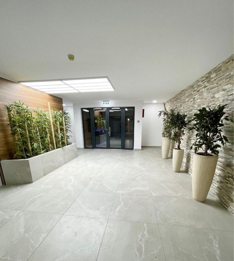 Hils Pallady Apartament Lyly Boekarest Buitenkant foto